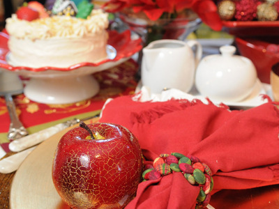 DECOR: The Holiday Table