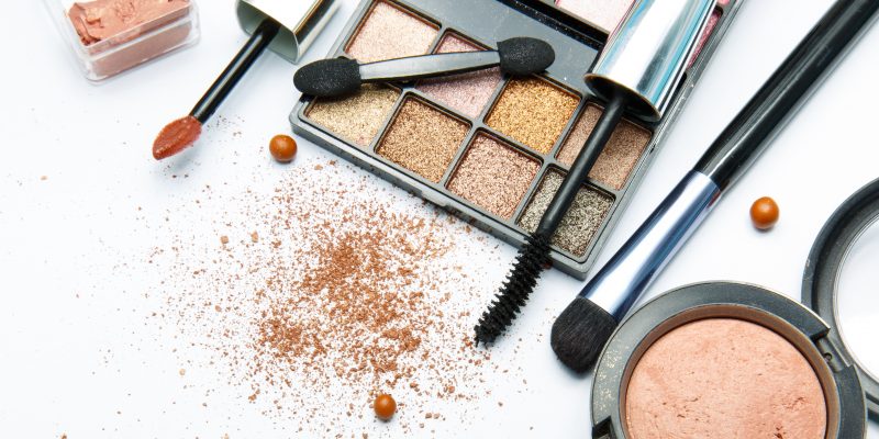 How to add  fall colours into your makeup look
