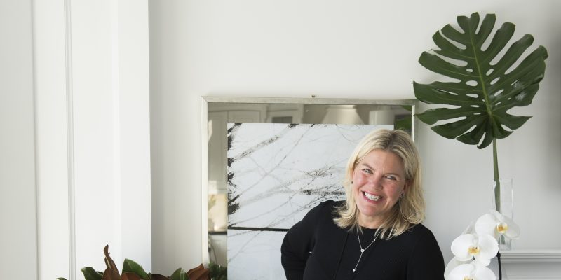 Connoissuer: Jennifer Cummins